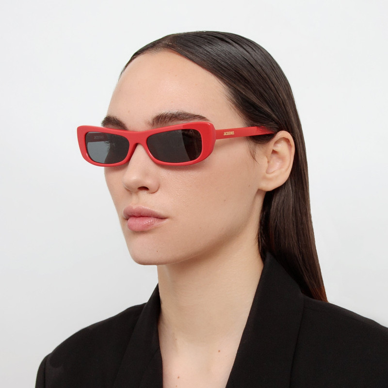 LINDA FARROW Capri Rectangular Sunglasses in Red outlook
