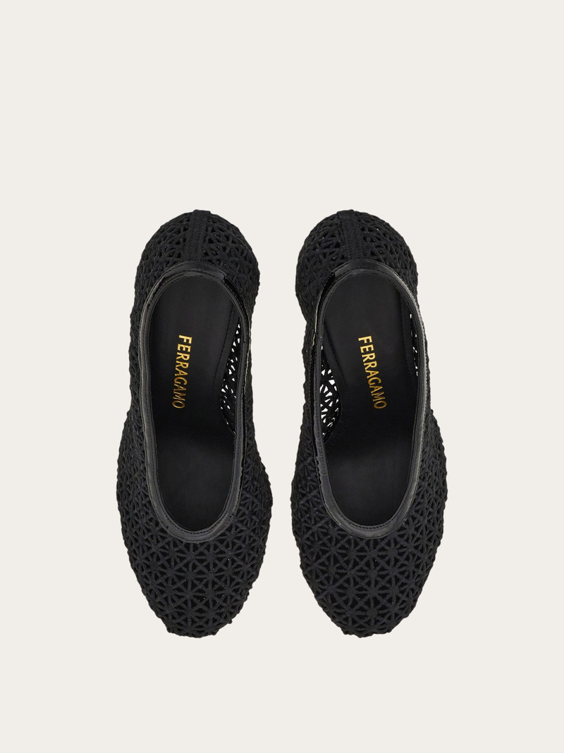 FERRAGAMO Macramé pump outlook