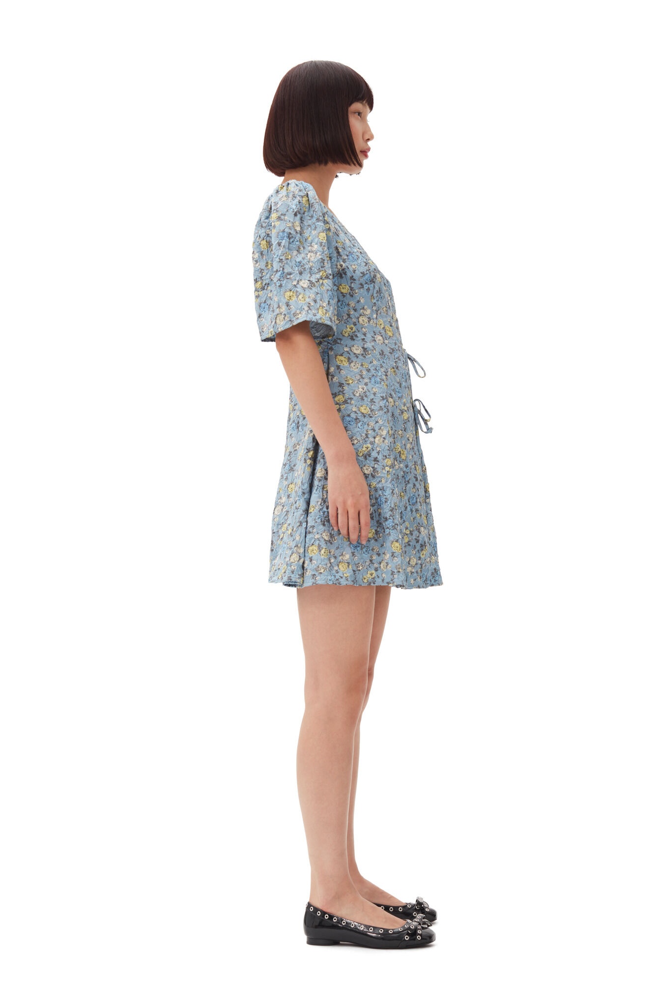 BLUE FLORAL PRINTED CRINKLED SATIN MINI WRAP DRESS - 5