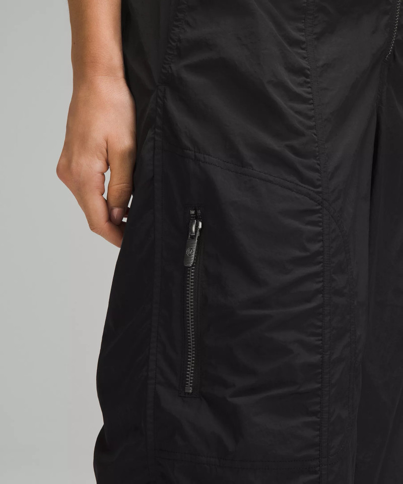 Front-Zip Mid-Rise Ruched Crop 6