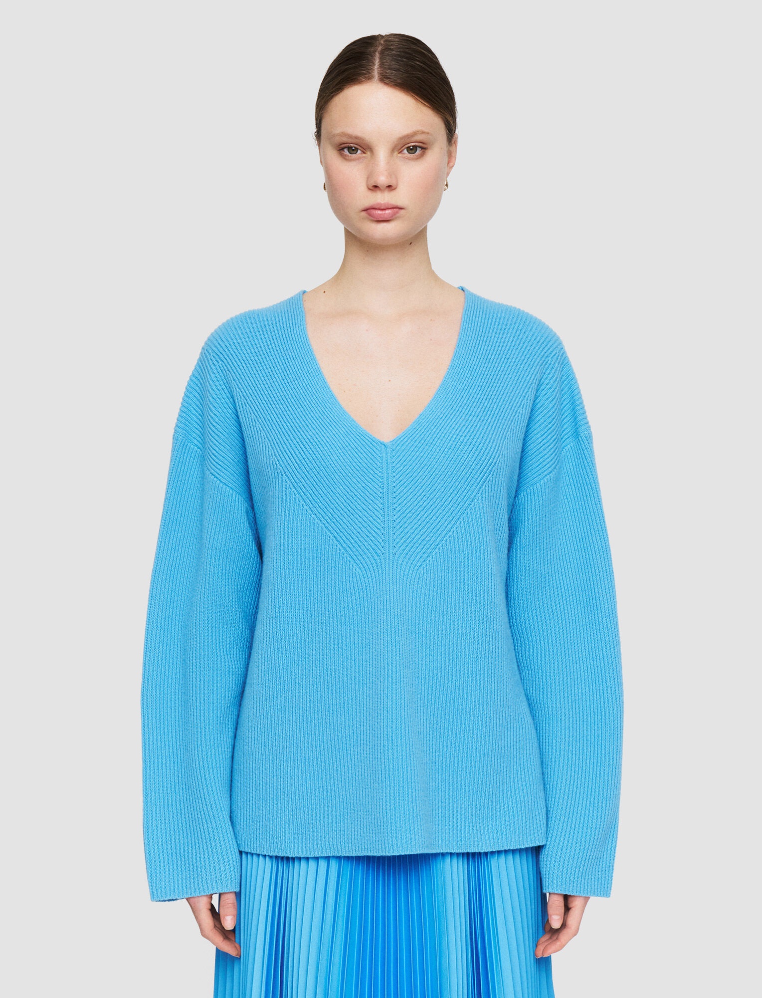 Pure Cashmere V Neck Jumper - 3