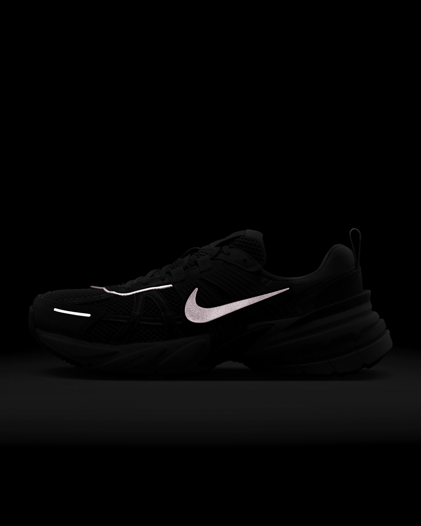 Nike V2K Run Shoes - 11