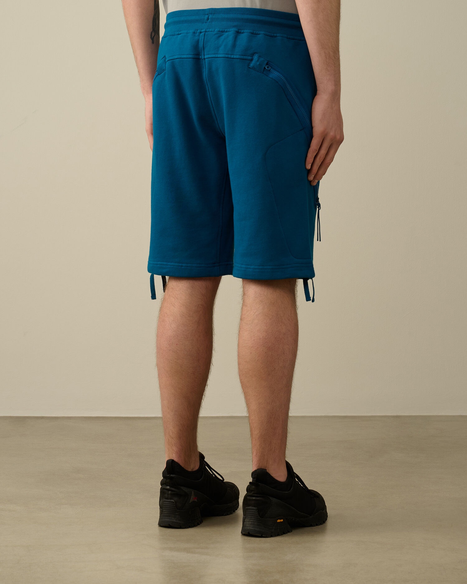 Diagonal Raised Fleece Zipped Pocket Shorts - 3