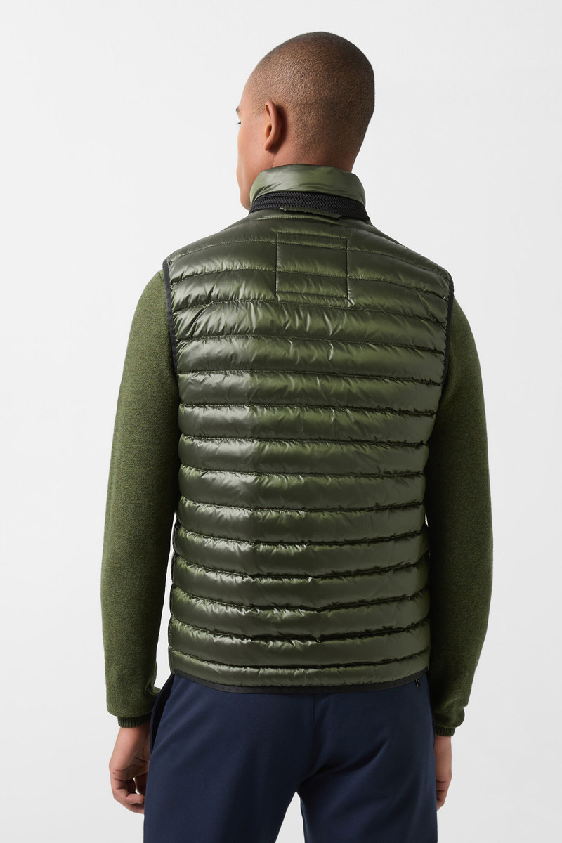 Lasse Lightweight down gilet in Olive green 3