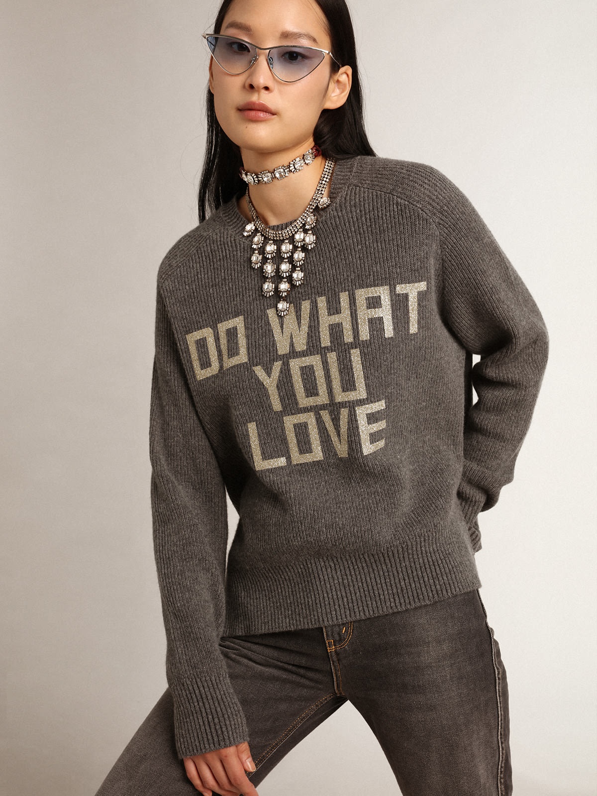 Women's gray round-neck sweater with glitter lettering - 2