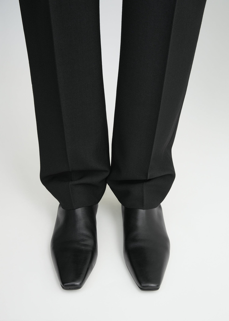Totême Leather Chelsea boots black outlook