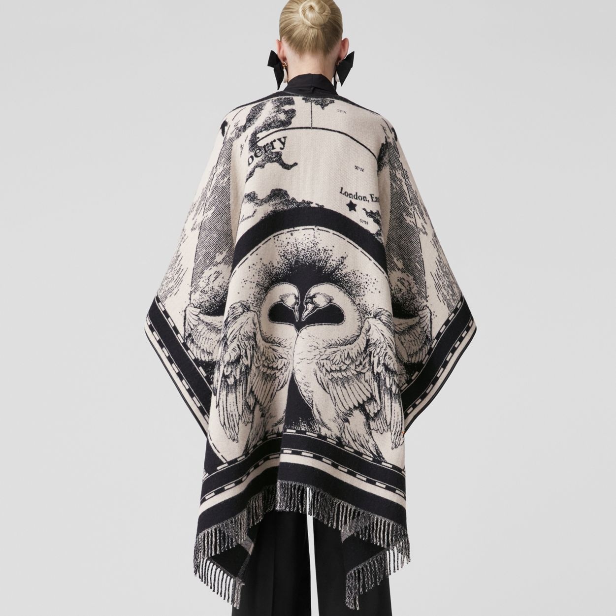 Reversible Swan Kingdom Wool Jacquard Cape - 4