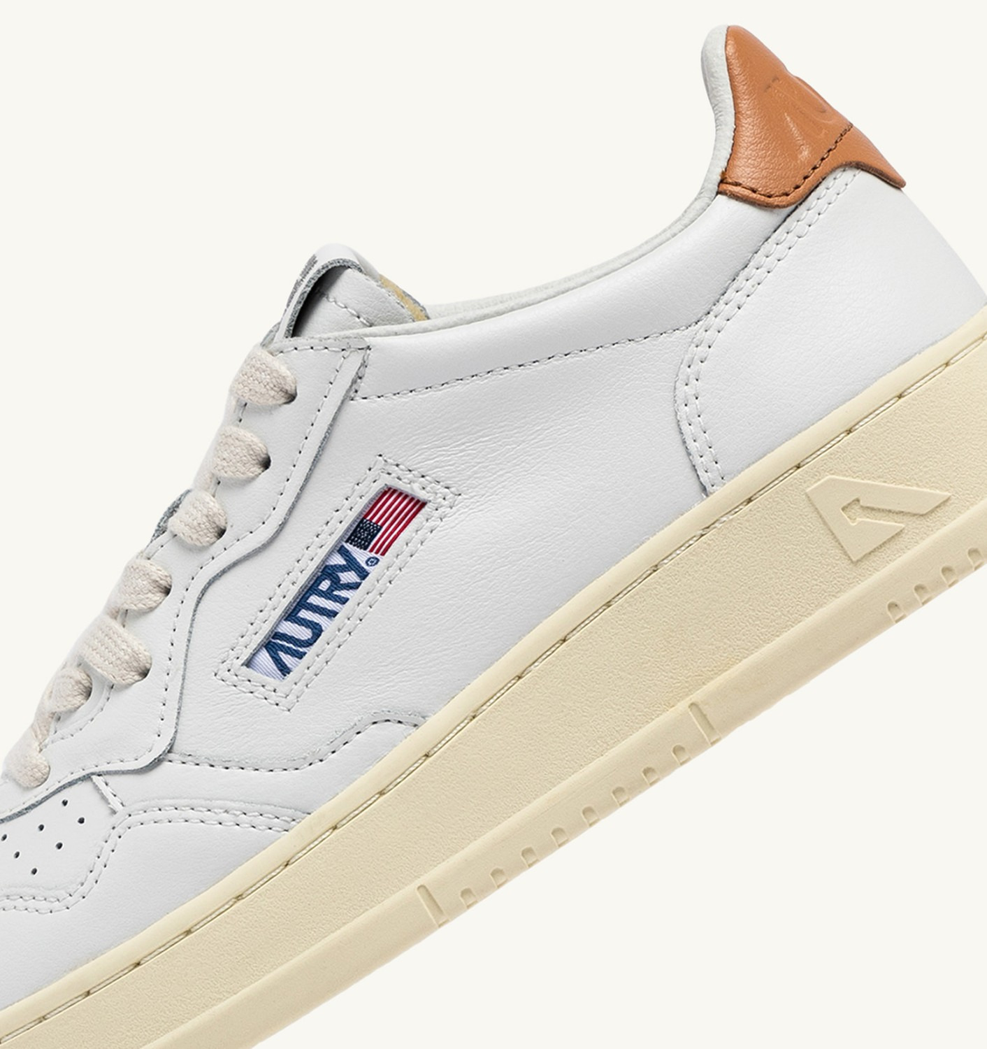 MEDALIST LOW SNEAKERS IN WHITE AND SANDSTORM LEATHER - 6