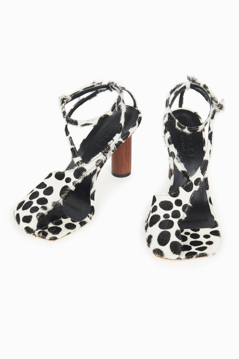 A.W.A.K.E. MODE CHRISTINE PONY HAIR BLACK WHITE outlook