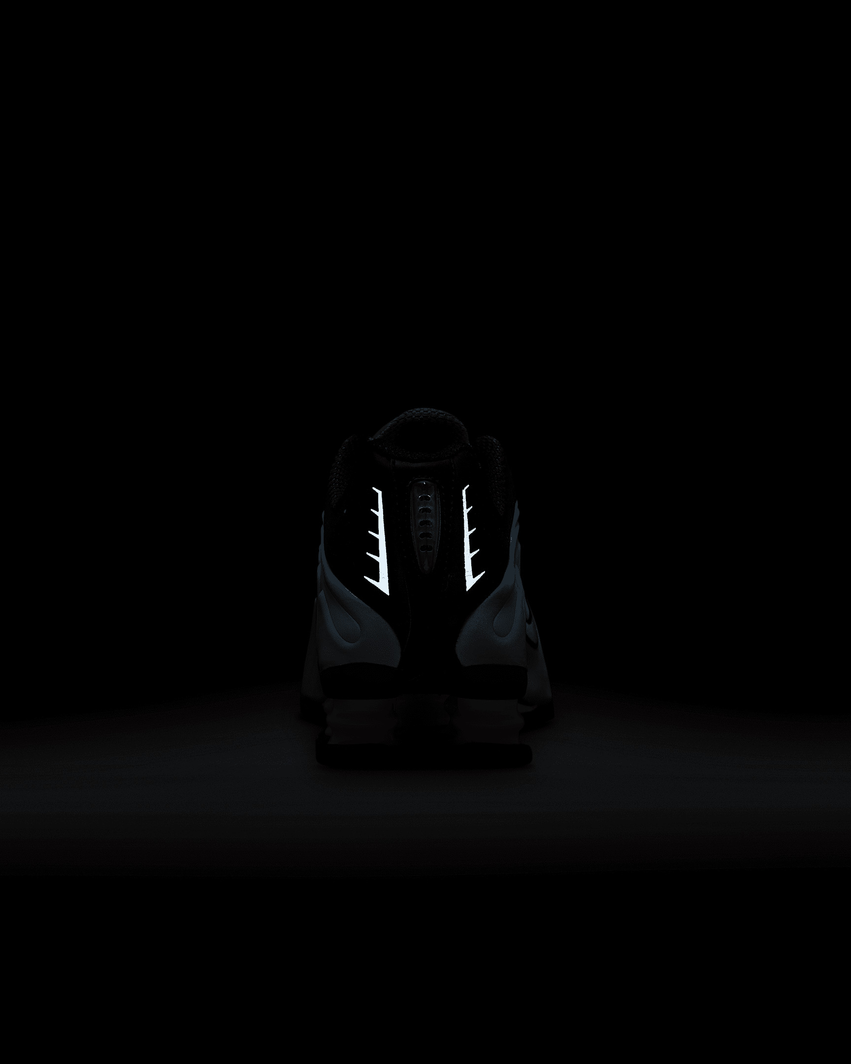 Nike Shox R4 Women's Shoes - 10