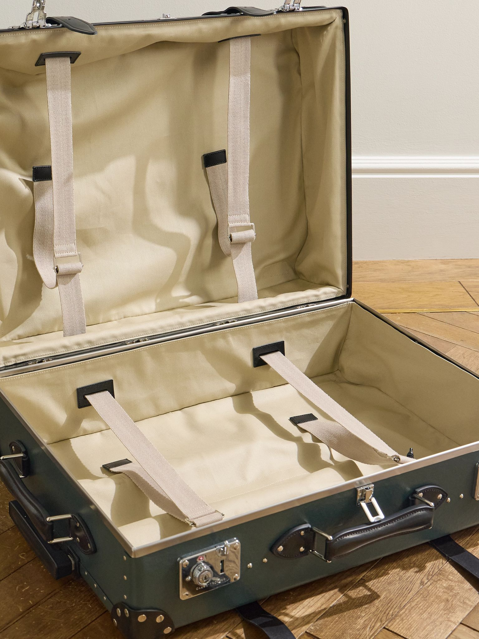 No Time To Die Leather-Trimmed Vulcanised Fibreboard Check-In Suitcase Green - 5