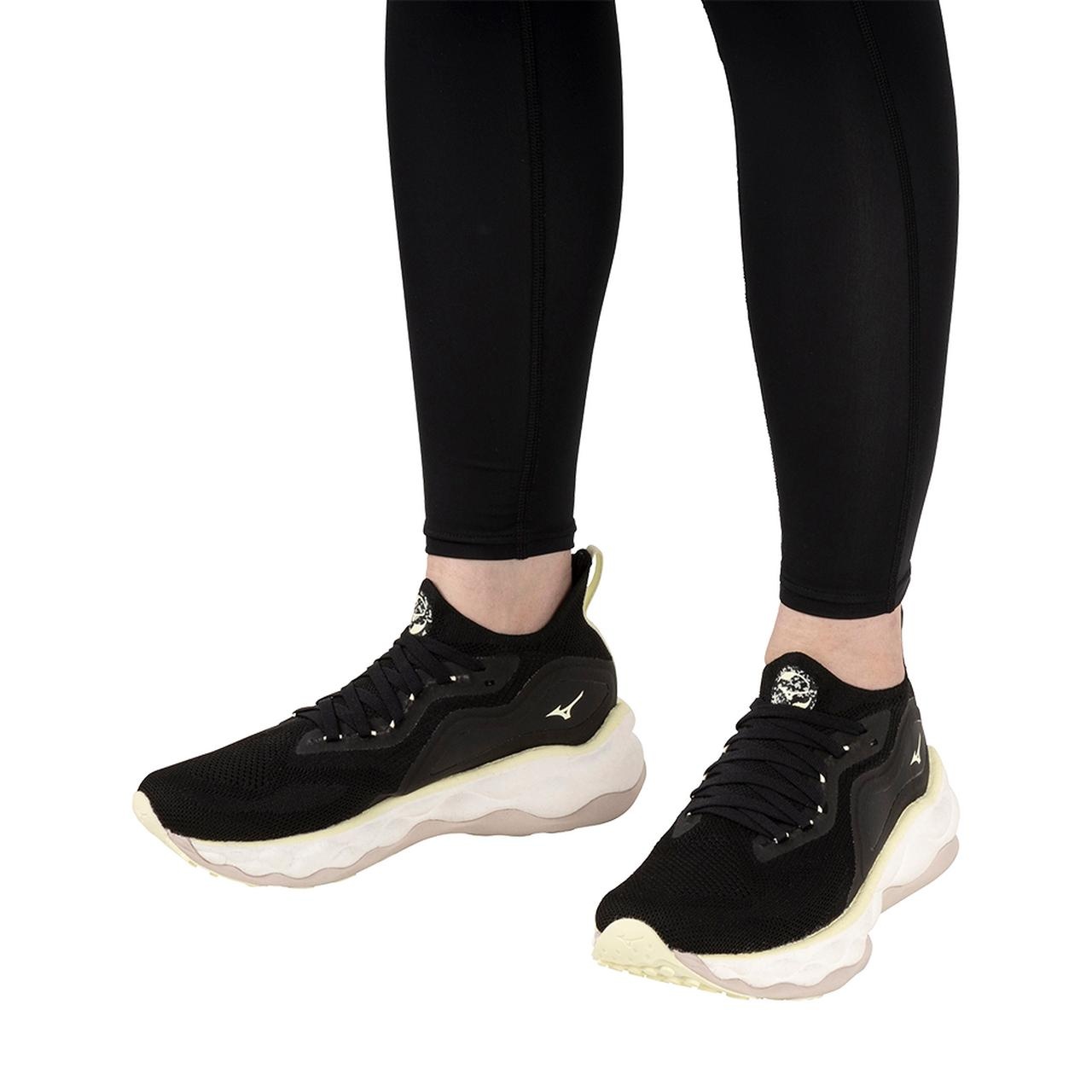 Women's Wave Neo Ultra Running Shoe - 10