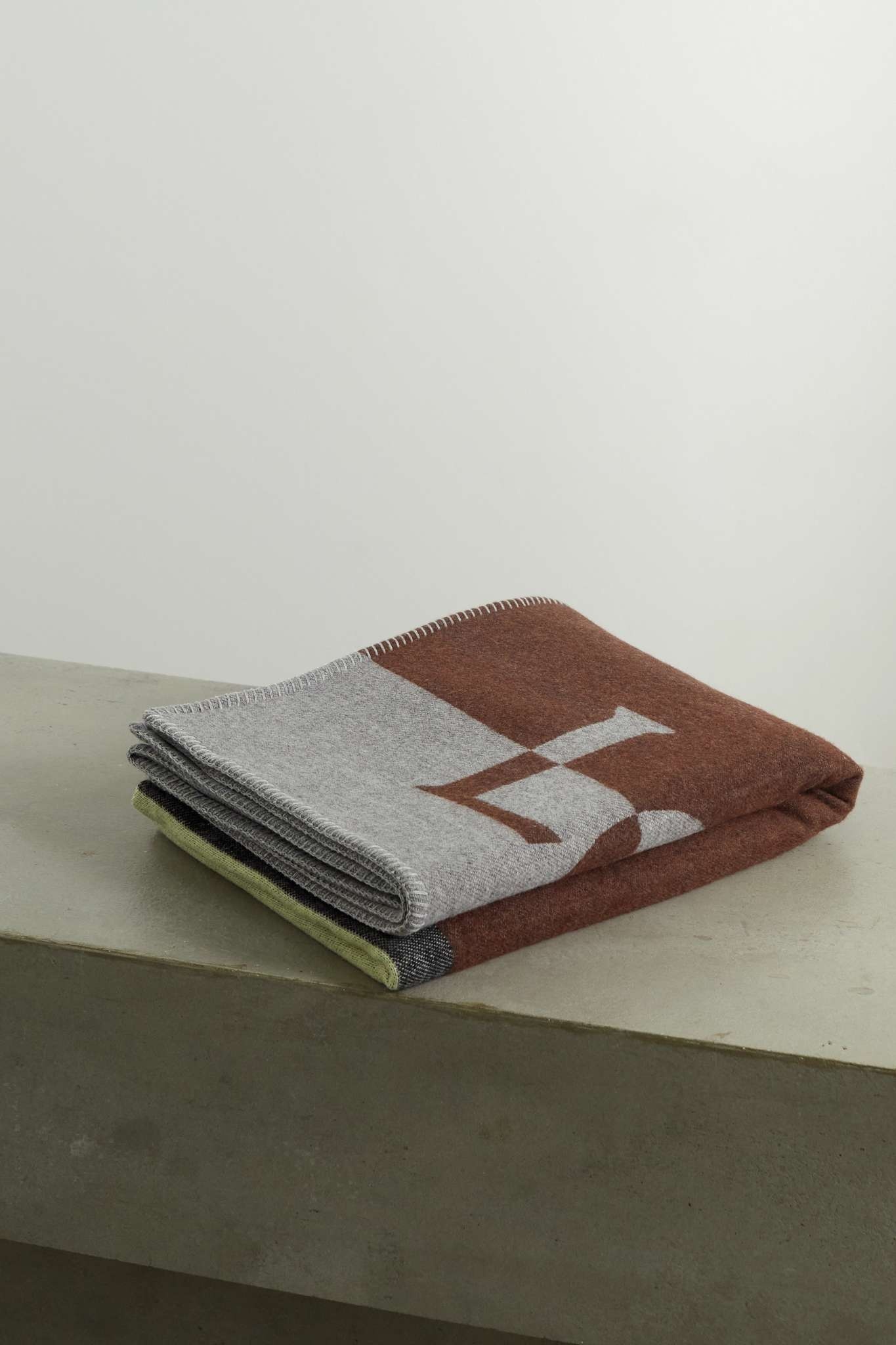 Jacquard-knit wool, cashmere and silk-blend blanket - 2