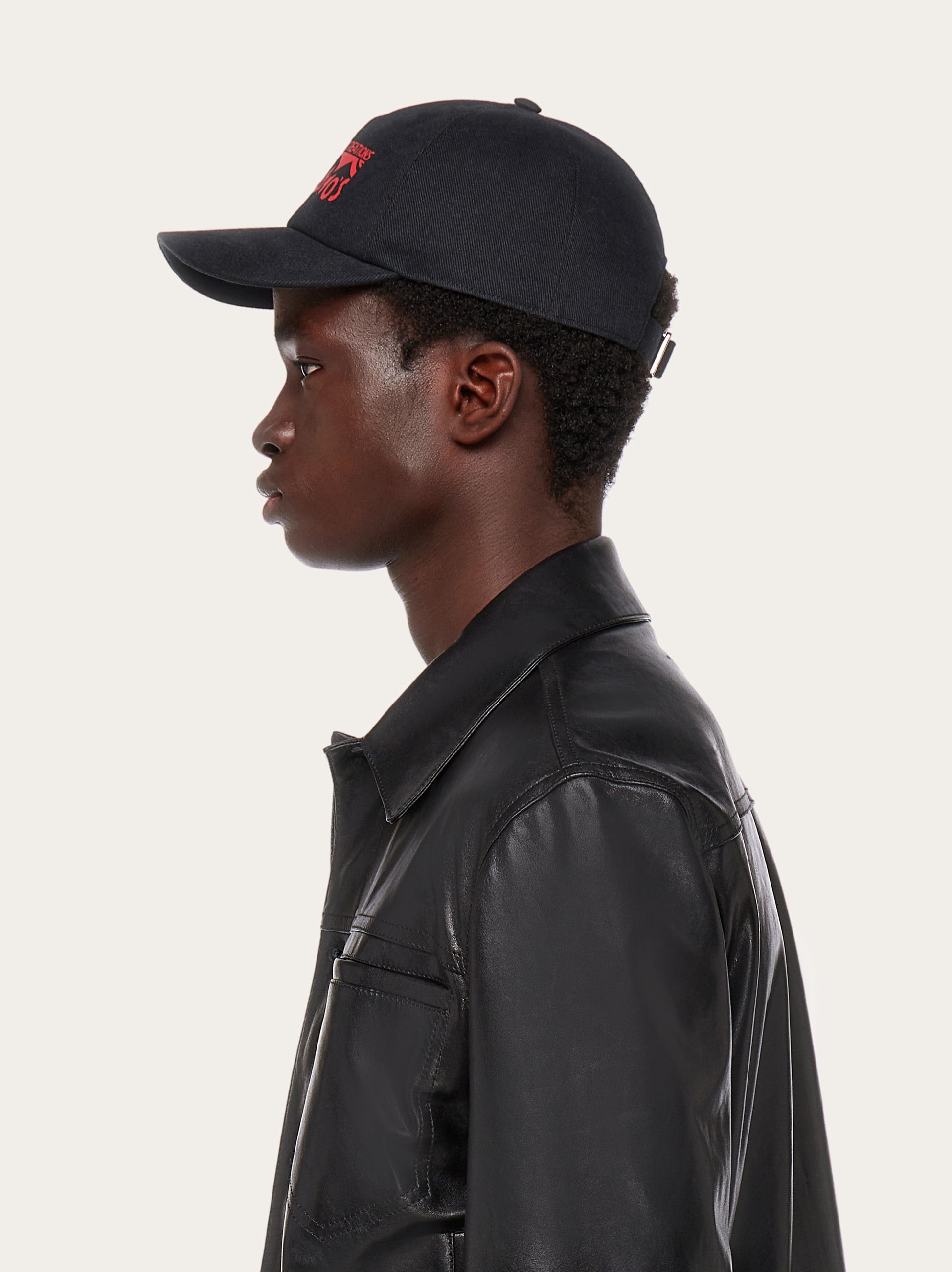 Baseball cap with logo - 4