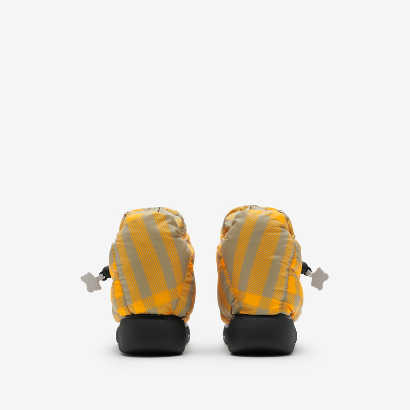 Check Pillow Boots 4