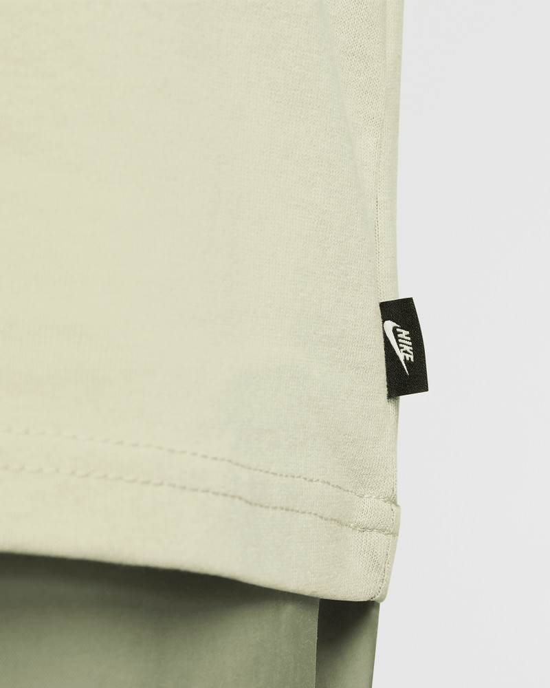Nike Sportswear Premium Essentials Men's Long-Sleeve Pocket T-Shirt 11