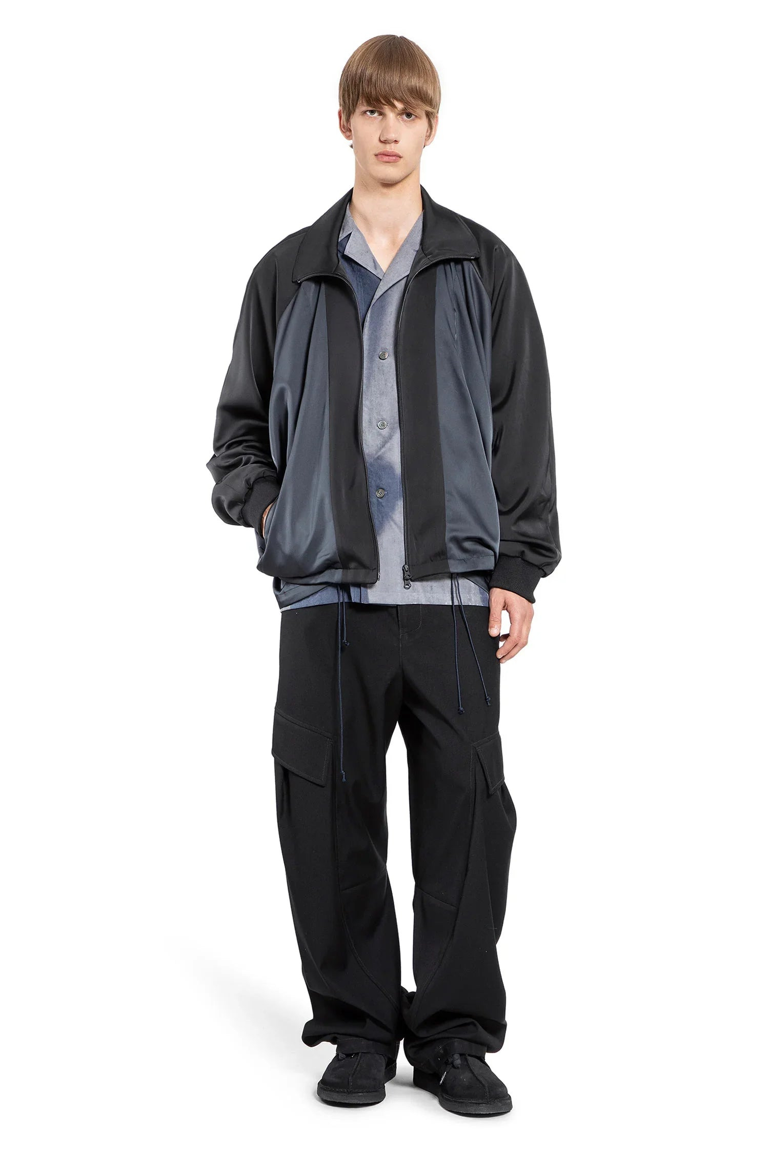 Curved-Cargo-Trousers - 4