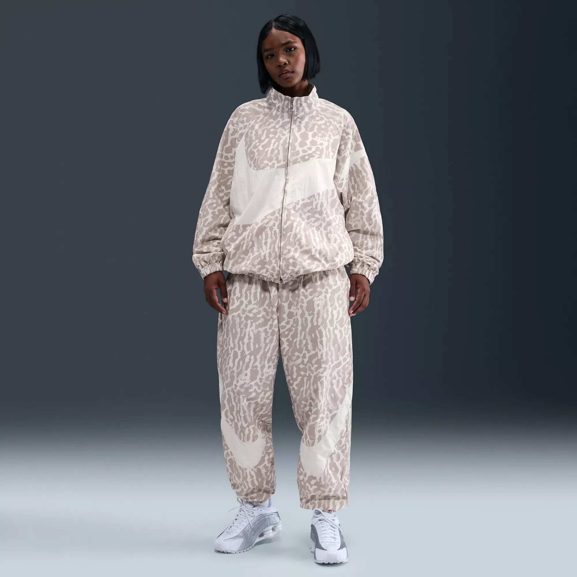 Nike Women's Sportswear Woven Printed Pants - 1