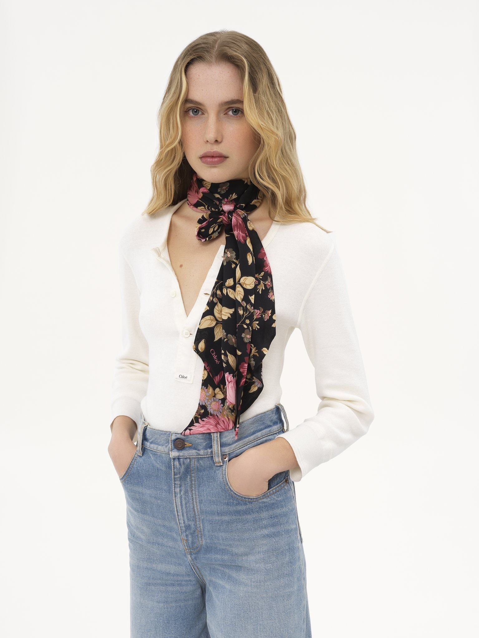 THE CHLOÉ PEONIES WIDE BANDEAU SCARF IN SILK CHARMEUSE - 2