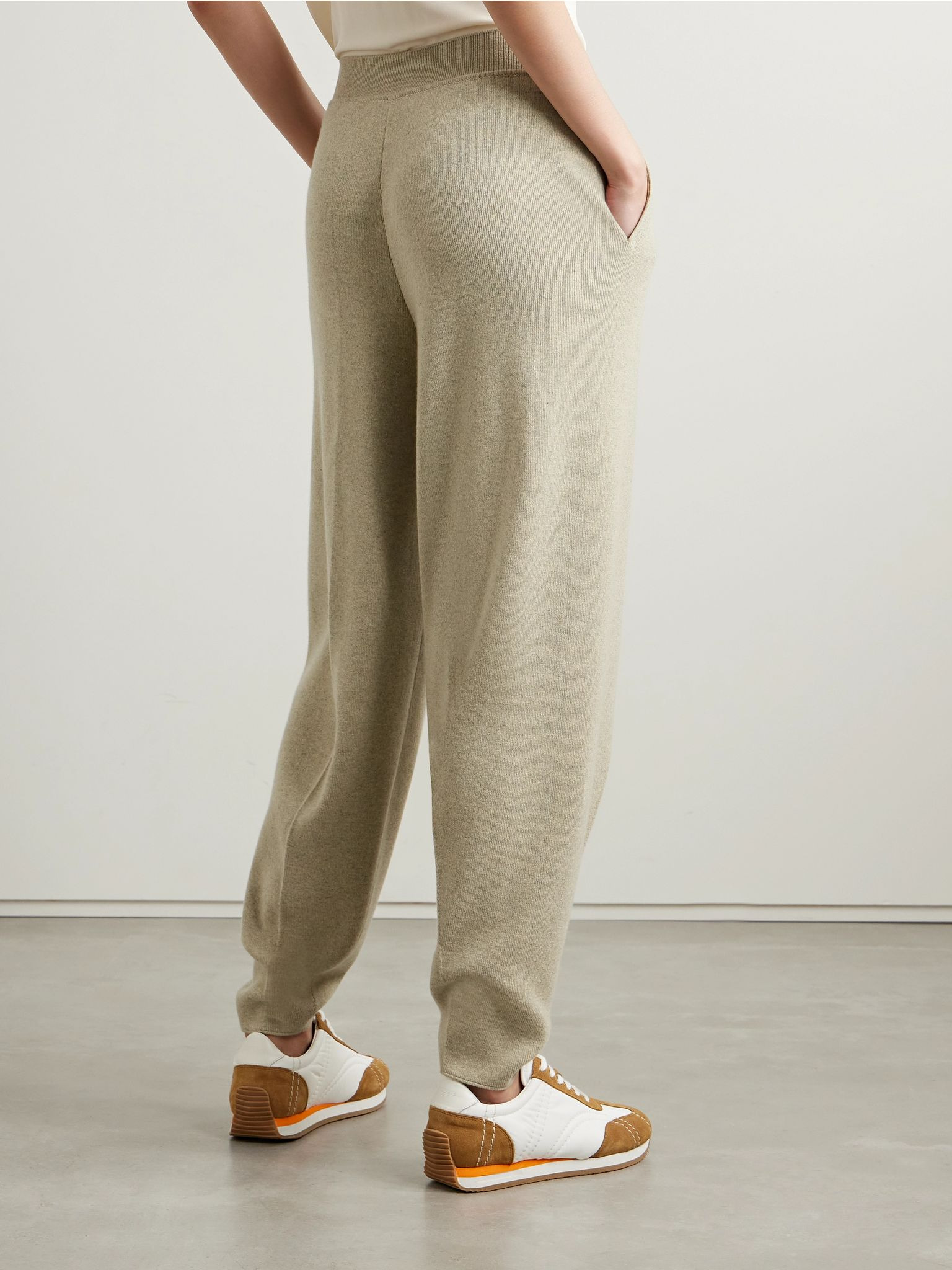 Pleated tapered cashmere pants Beige - 4