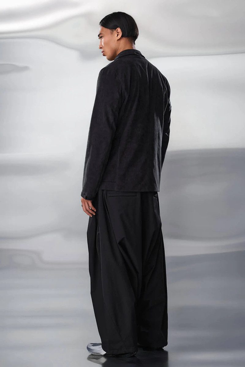 J29-TO Scrim Laced Ultra-Microfiber Blazer Black 42