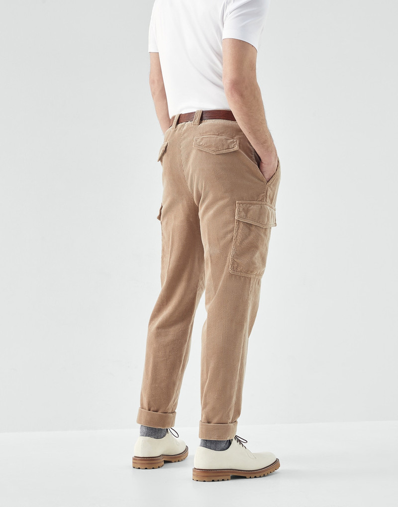Garment-dyed leisure fit trousers in cotton corduroy with cargo pockets 2