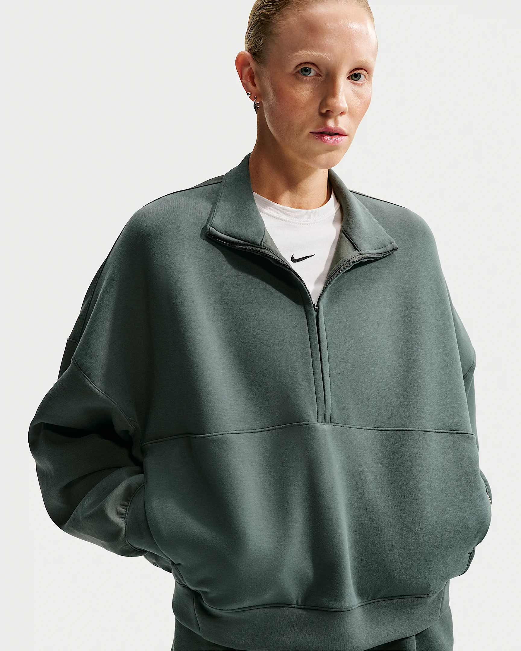 Nike 24.7 ImpossiblySoft Women's Dri-FIT Oversized 1/2-Zip Top - 1