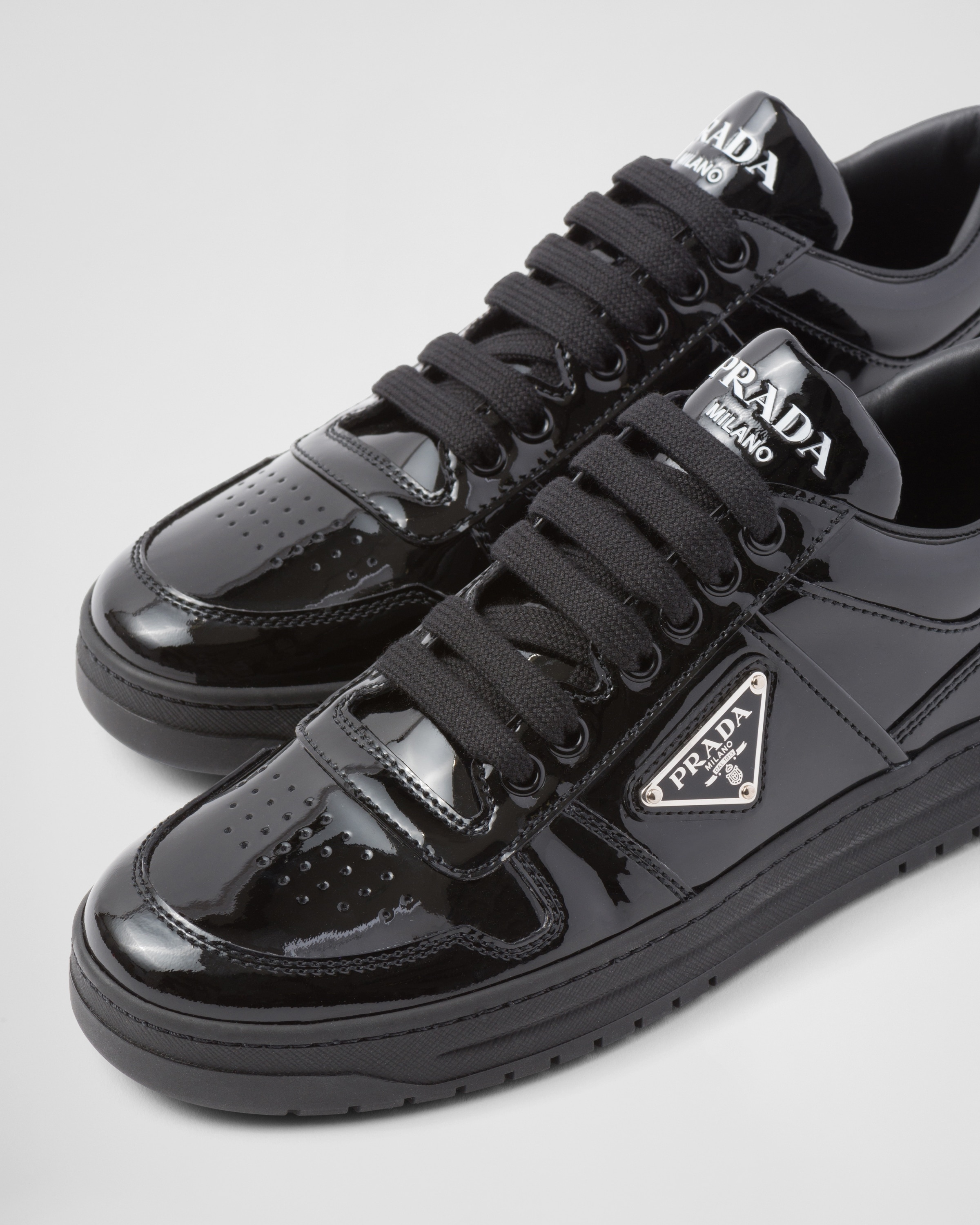 スニーカー PRADA | Downtown patent leather sneakers 2EE364_069_F0009 Prada Downtown patent leather sneakers | REVERSIBLE