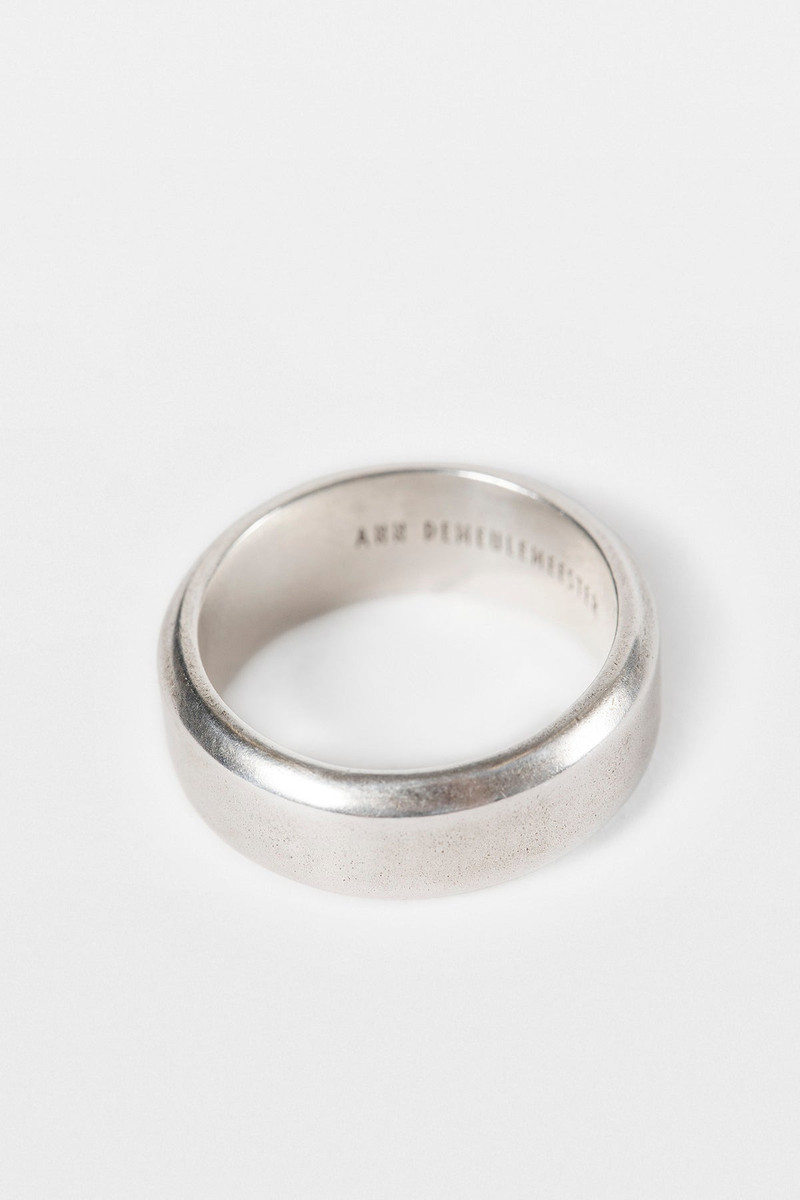 Ann Demeulemeester Vasti Minimalistic Squared Ring outlook