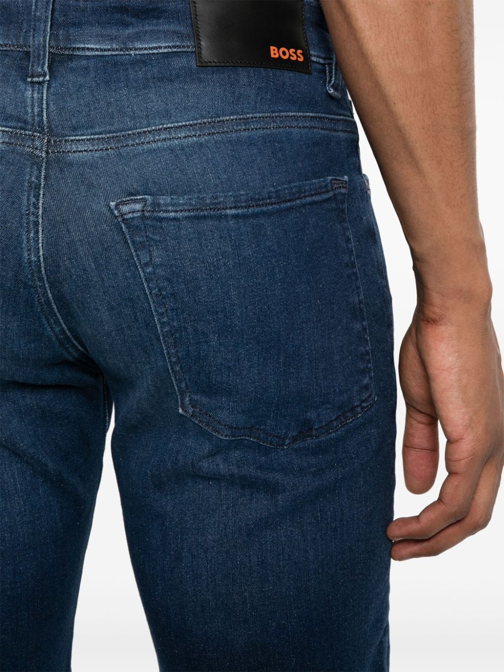 logo-plaque tapered jeans - 5