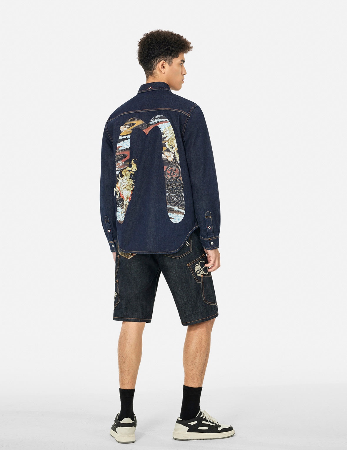 Multi-Pocket with Brocade Patch Regular Fit Denim Shorts - 3