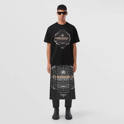 Burberry Globe Graphic Print Cotton Oversized T-shirt outlook