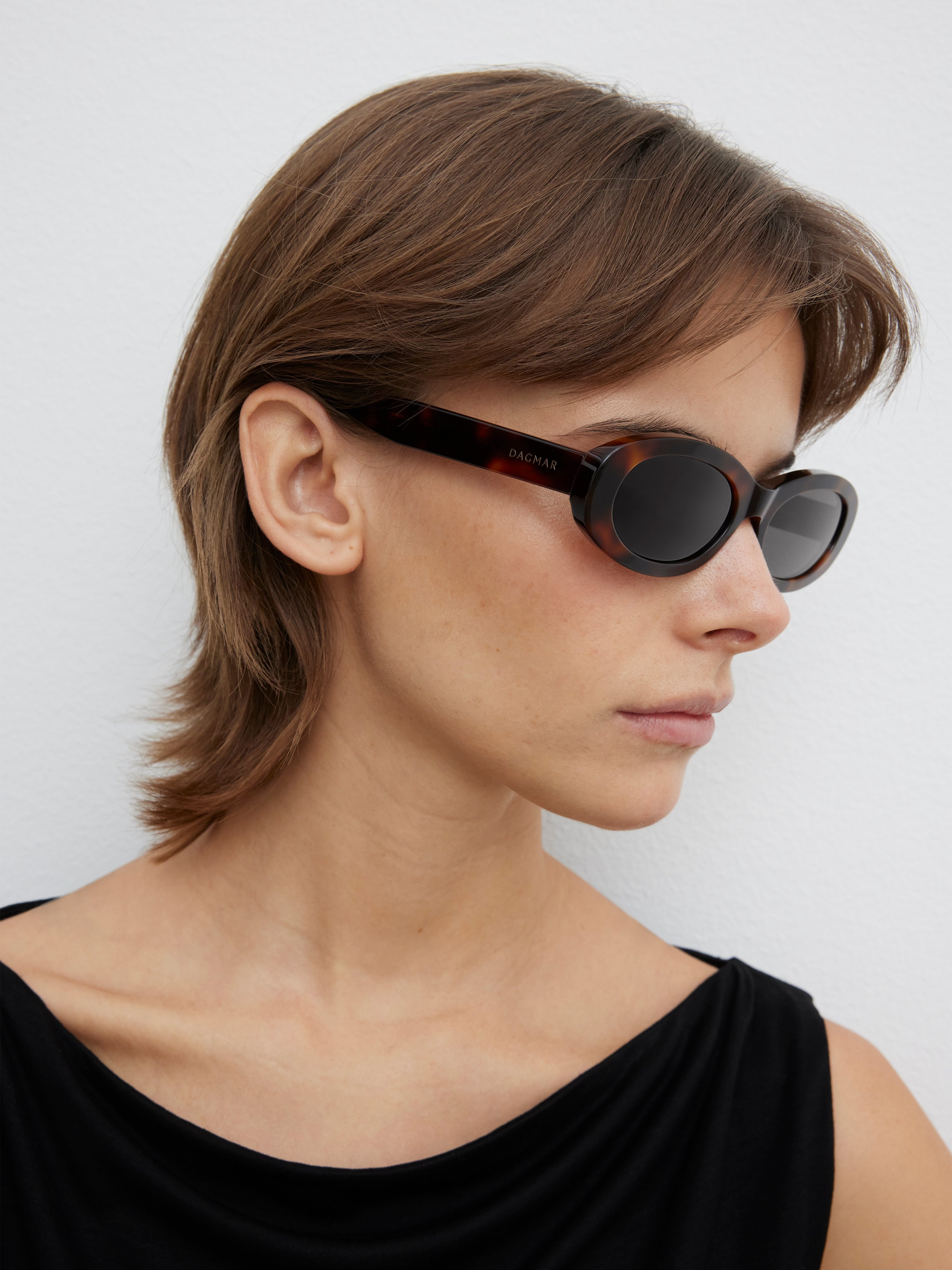 Wide oval sunglasses - 5