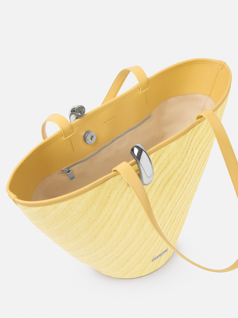 JACQUEMUS The Bambola outlook