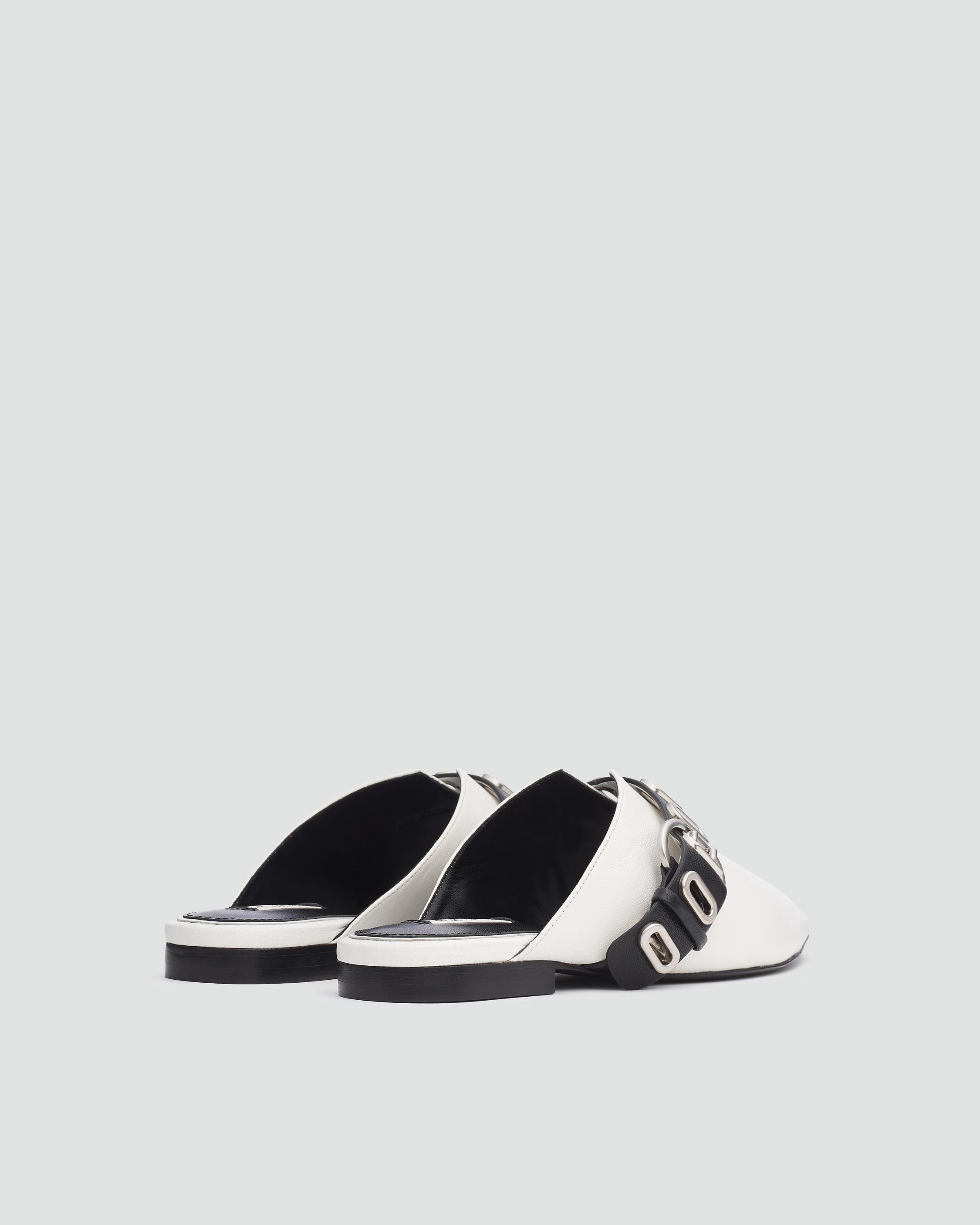 Victory Slide - Leather
Slip-On Flat - 3