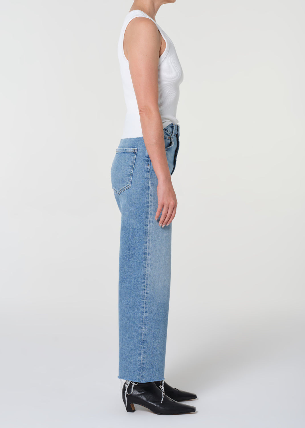 REN JEAN PETITE 25" IN FORUM - 3