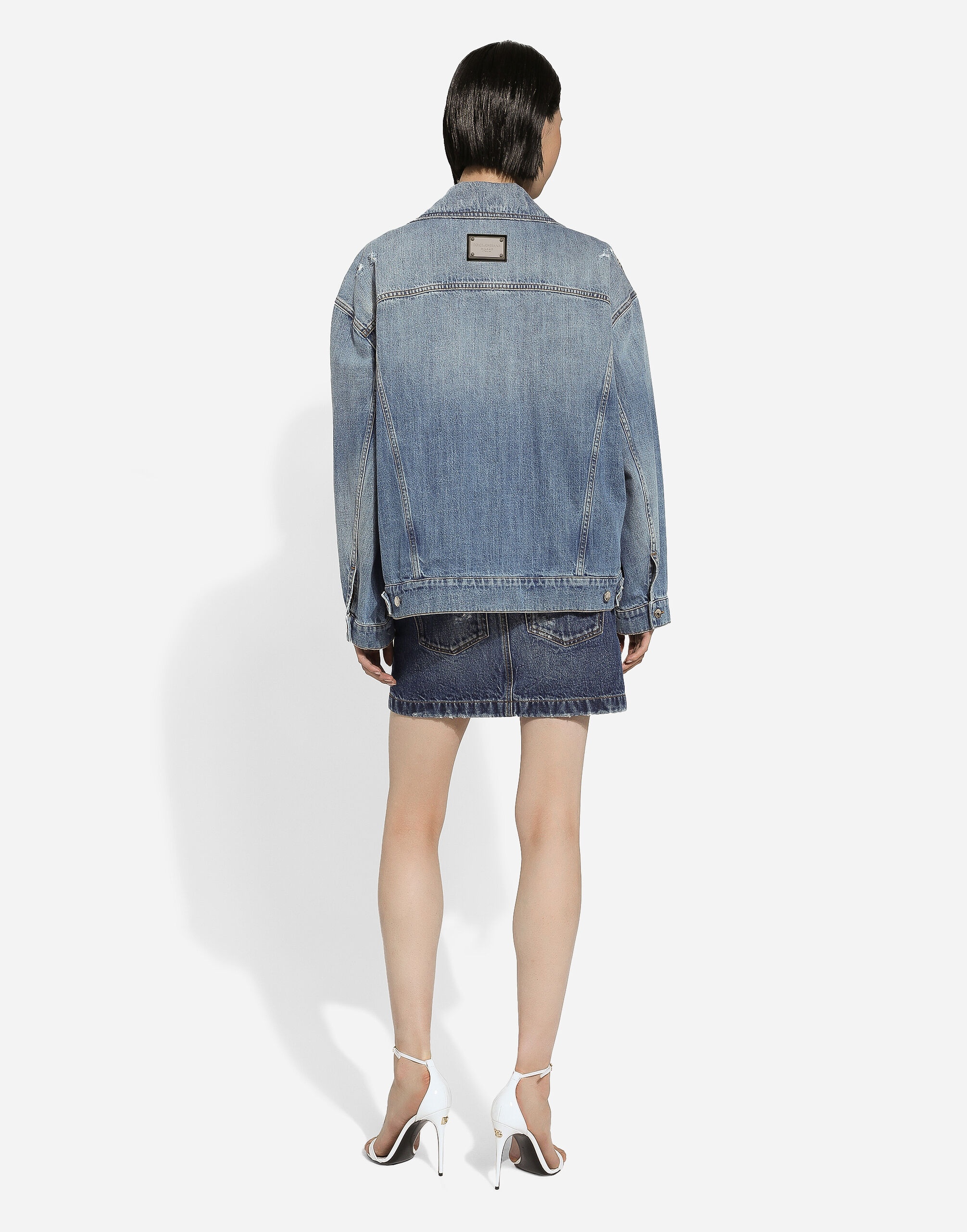 Denim jacket with branded plate - 3
