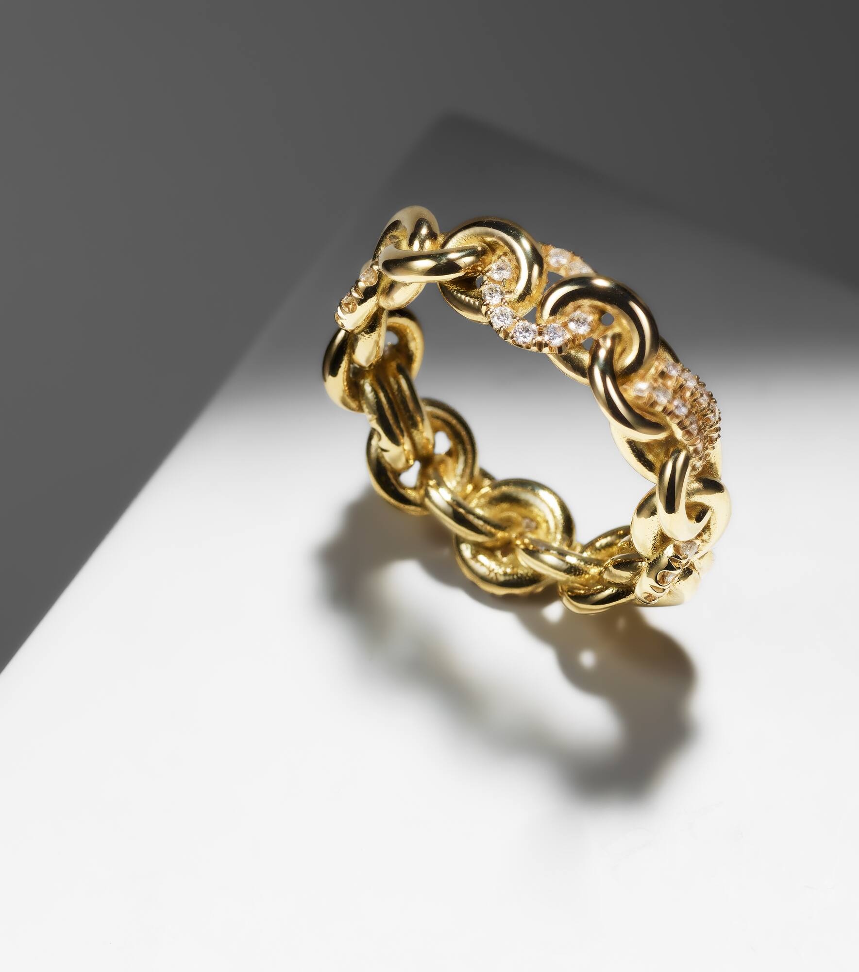 Fused Serpens Medium 18kt gold ring with diamonds - 5