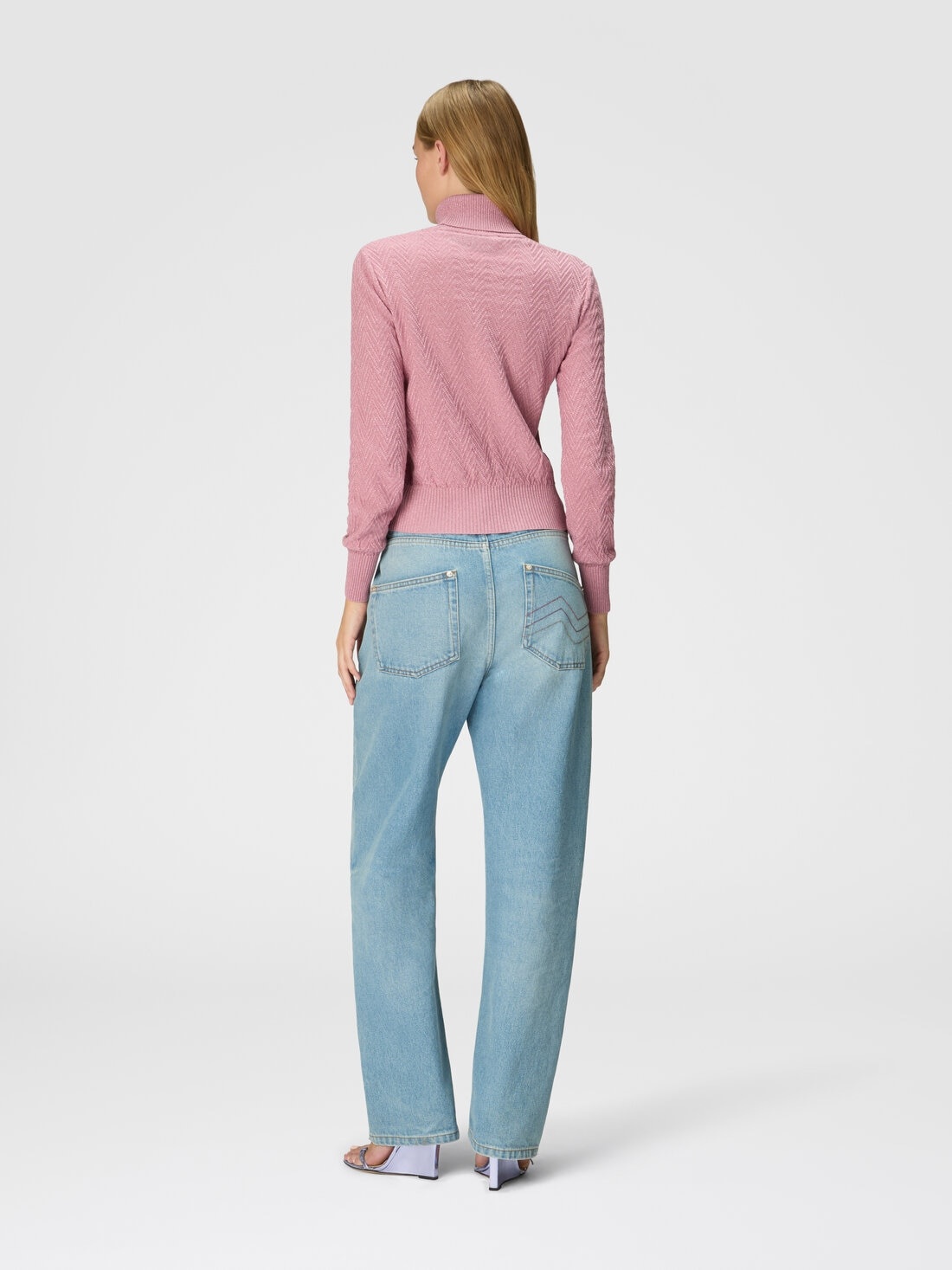 Long-sleeved turtleneck sweater with chevron pattern - 3