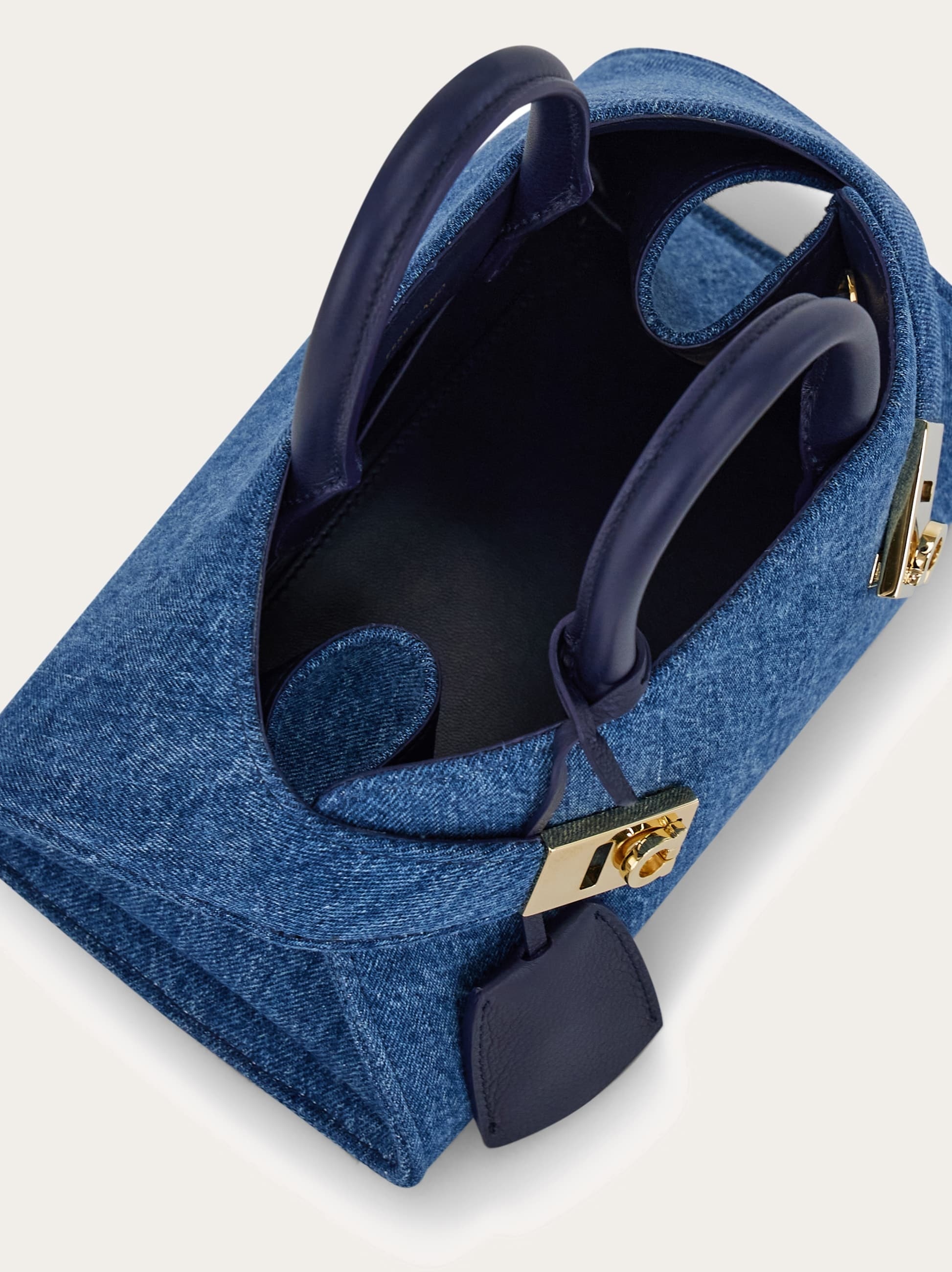 Hug handbag (XS) - 6
