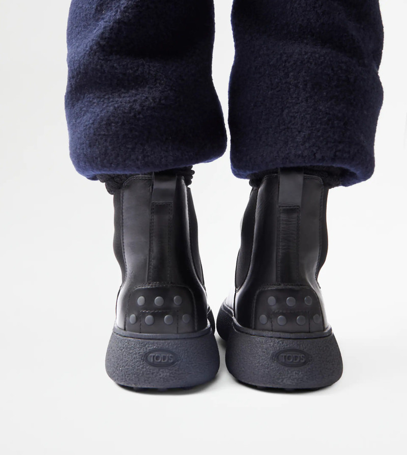 Tod's TOD'S W. G. CHELSEA BOOTS IN LEATHER - BLACK outlook