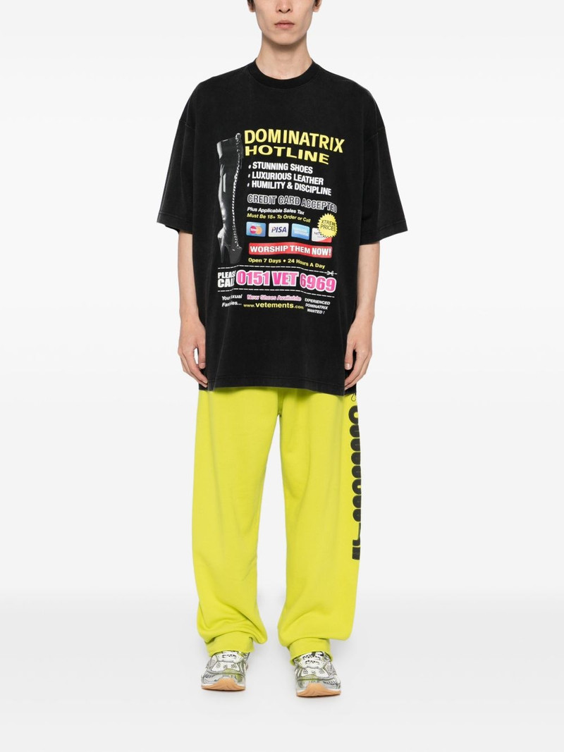VETEMENTS graphic-printed T-shirt outlook