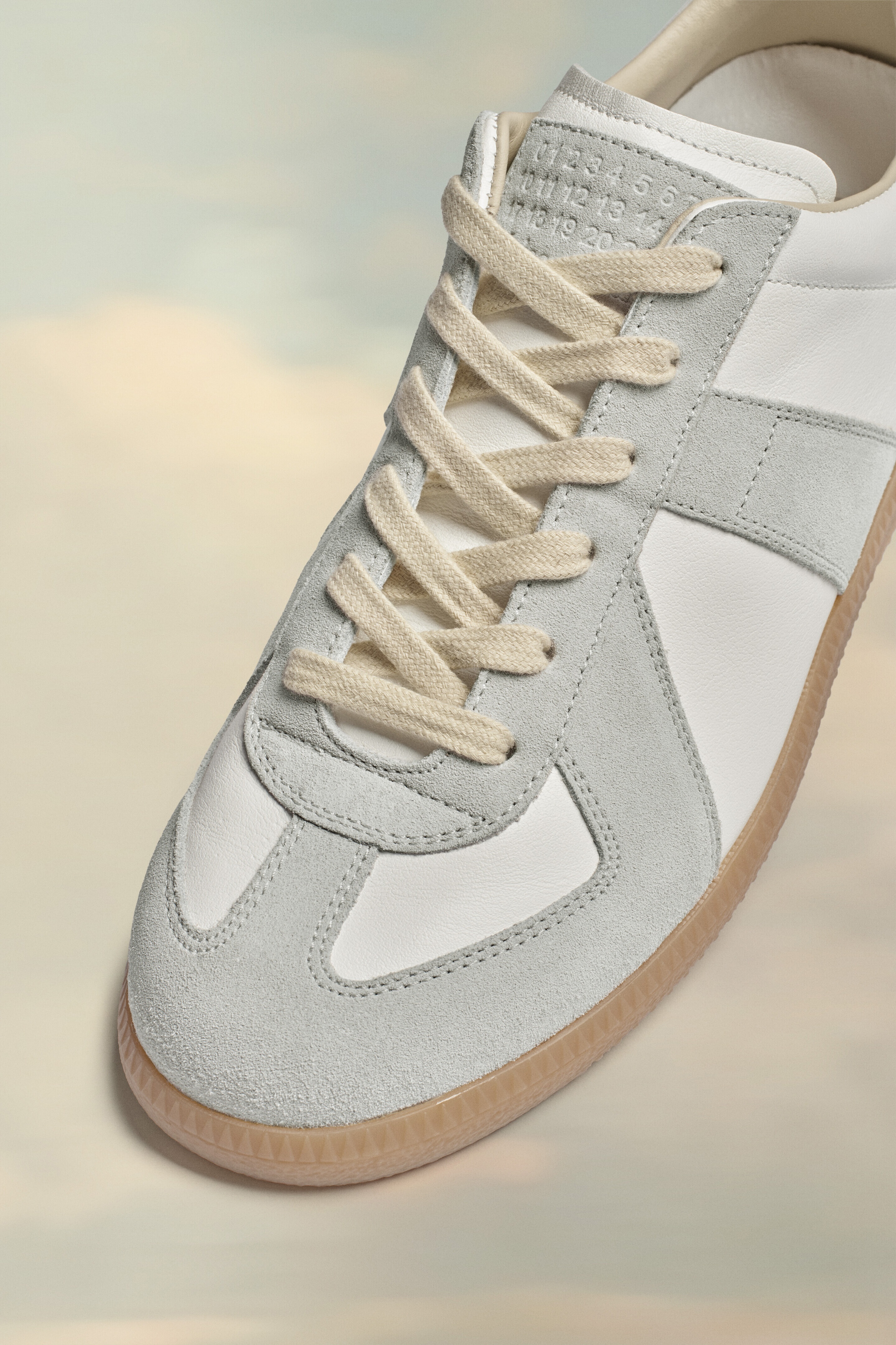 靴 Maison Margiela REPLICA SNEAKERS Maison Margiela Replica Sneakers - Silver Birch – Kith