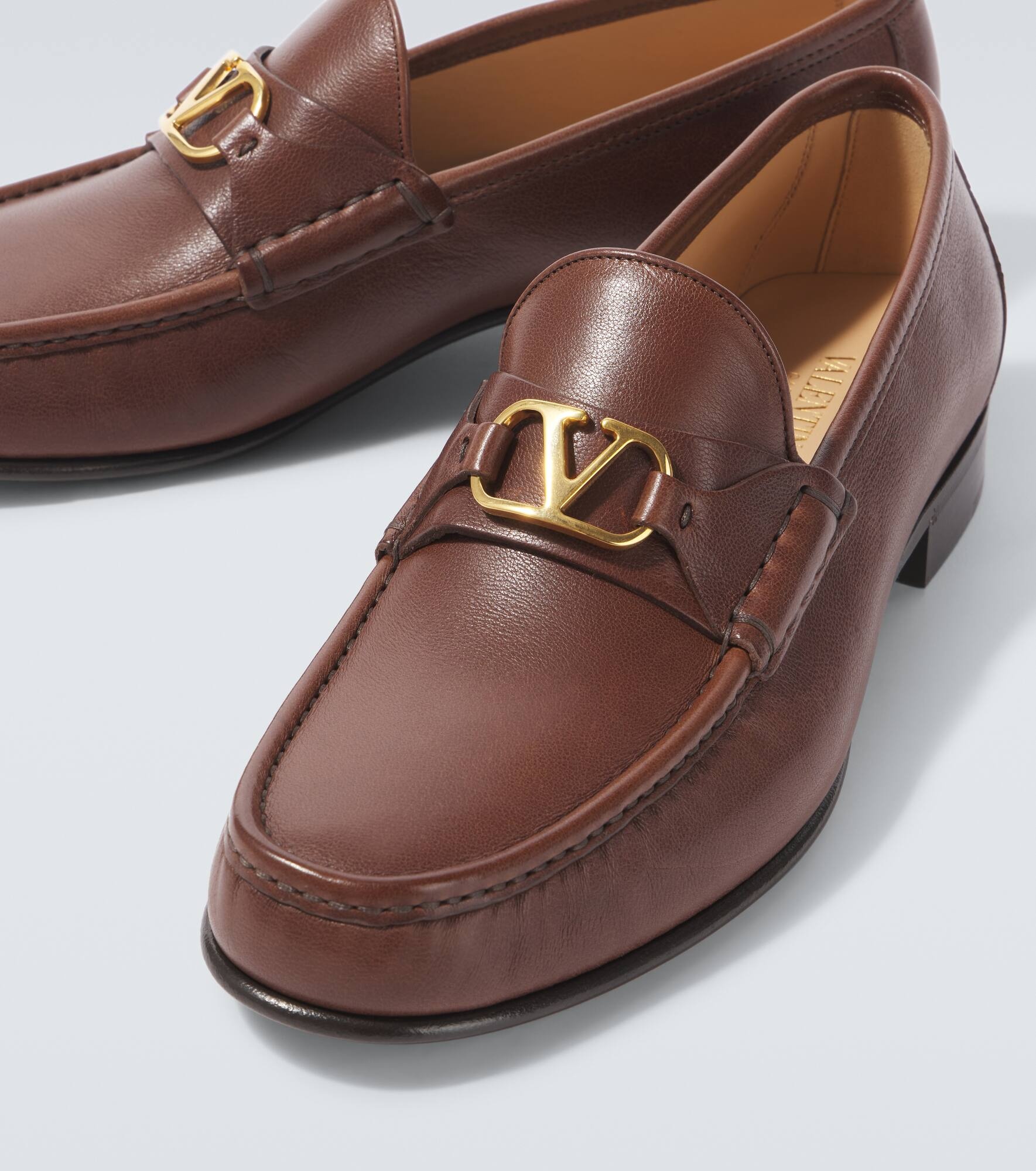 VLogo Signature leather loafers - 3