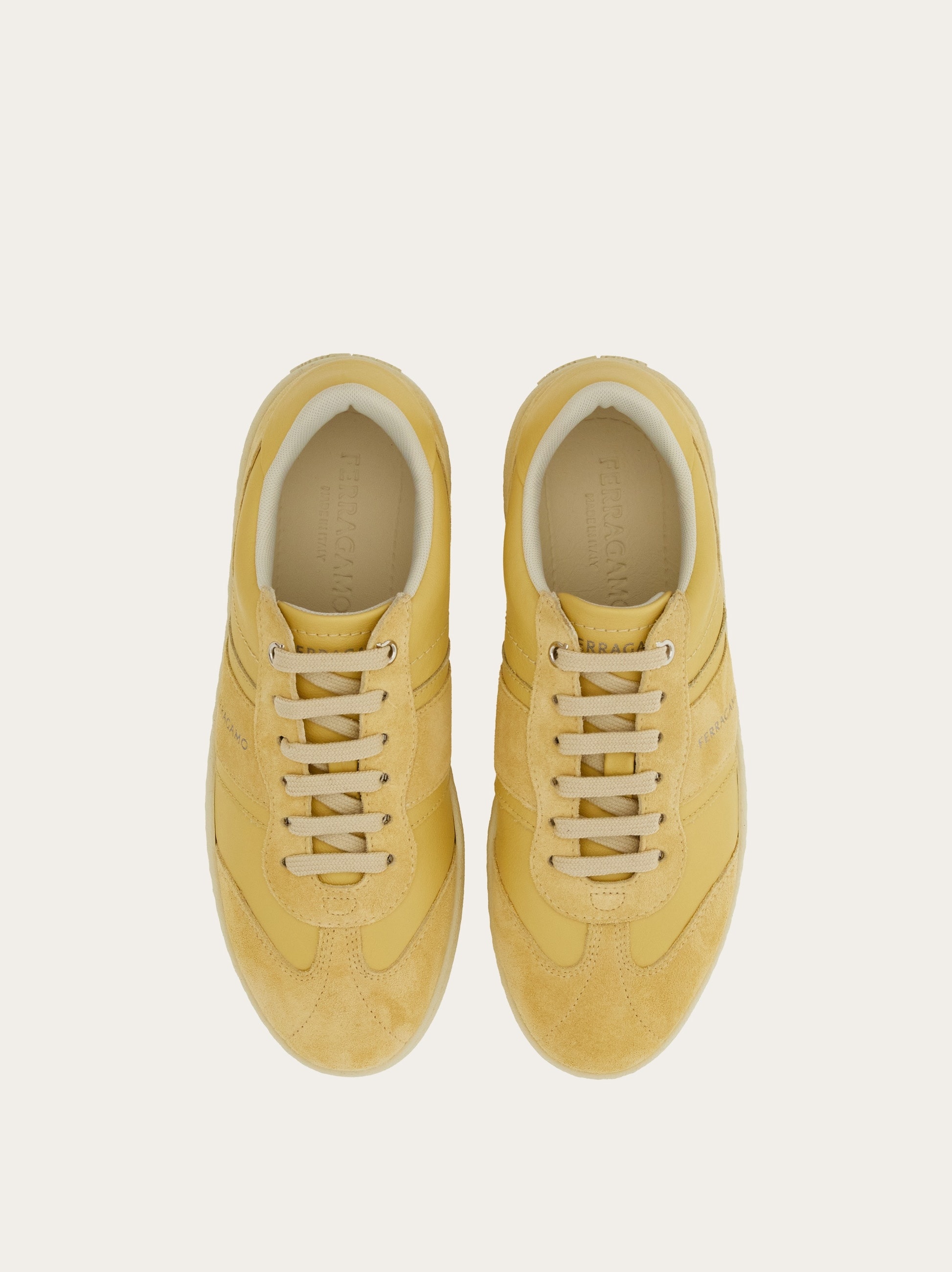 Low-top sneaker with logo - 2