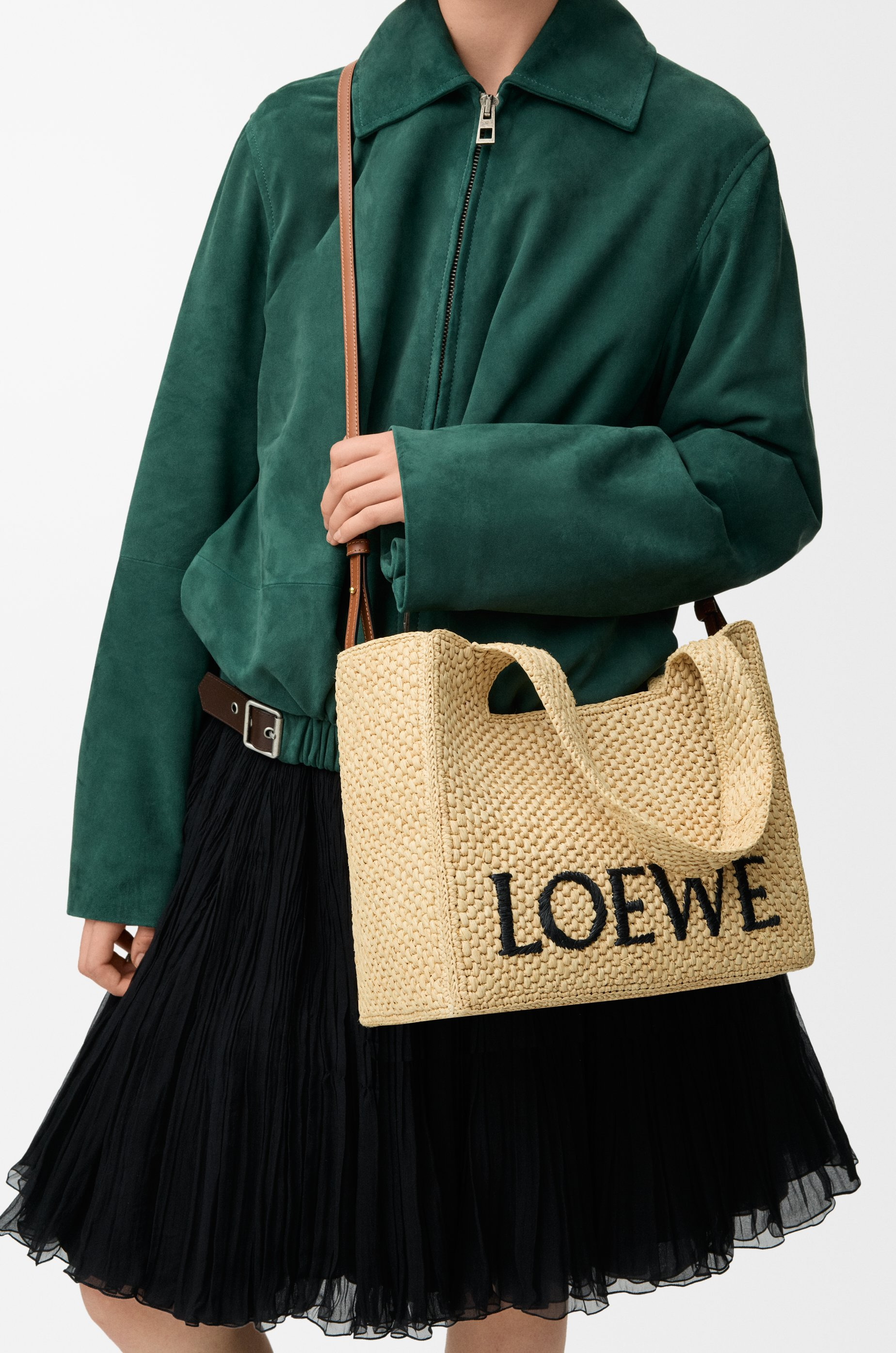 Medium LOEWE Font Tote in raffia - 3