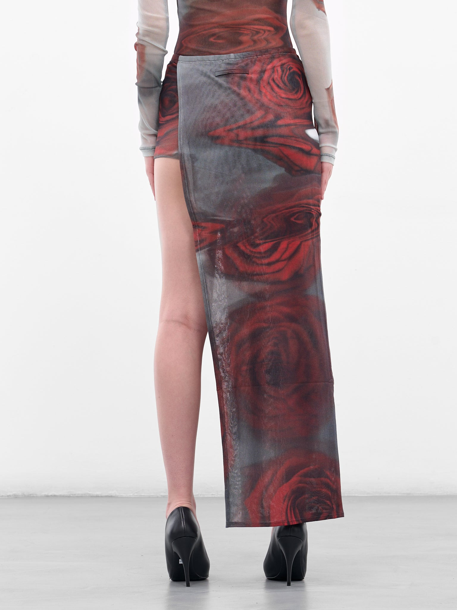 Red Blurry Roses Asymmetric Skort - 3