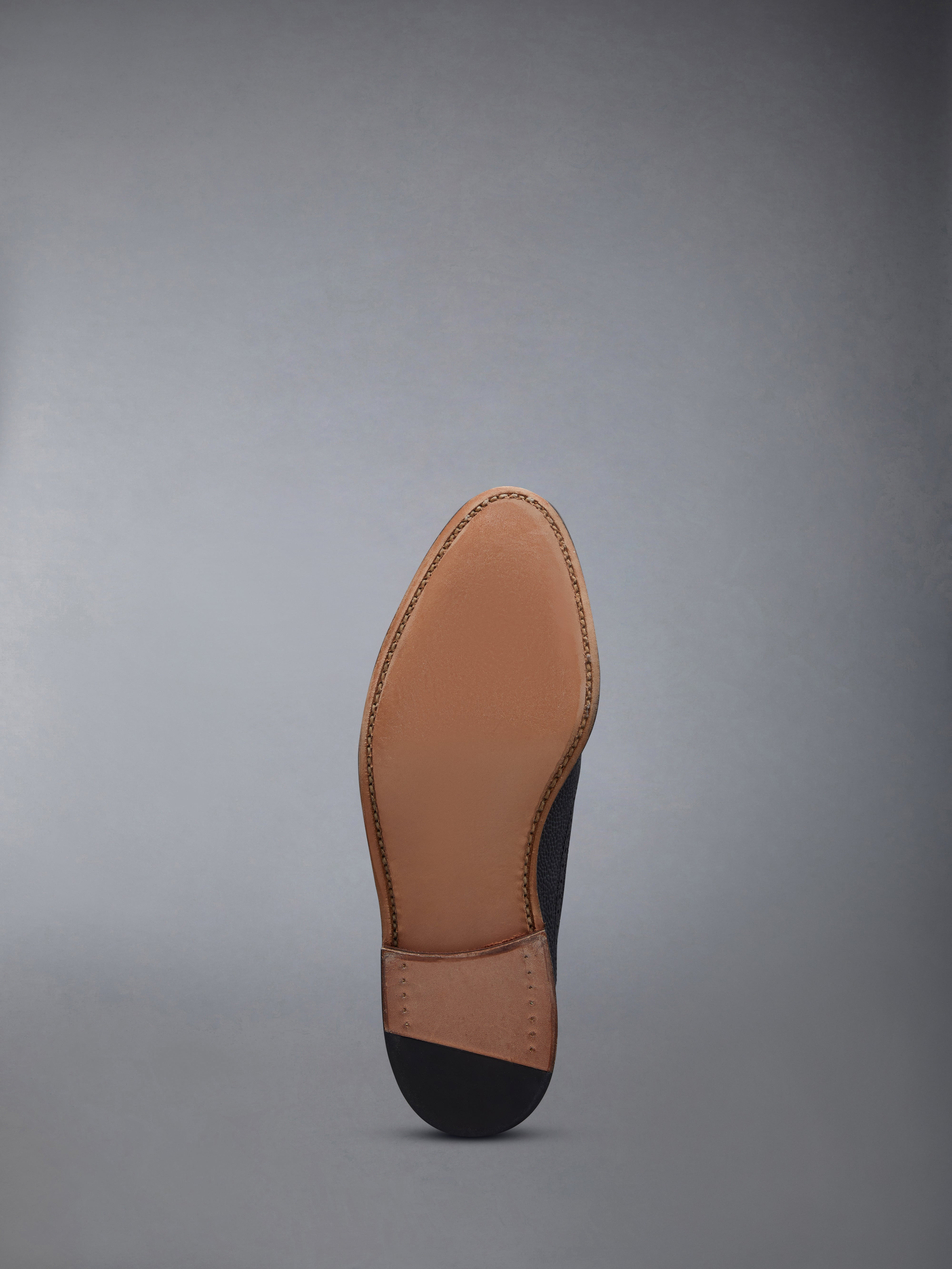 Classic Longwing Brogue Flat In Black Pebble Grain - 6