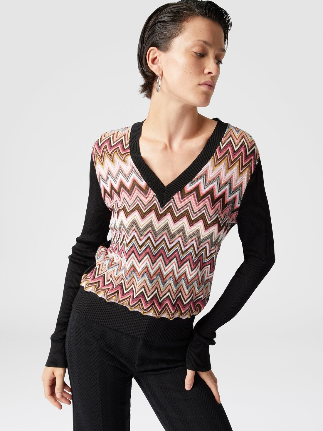 Viscose-blend sweaters with chevron insert and V-neck - 4