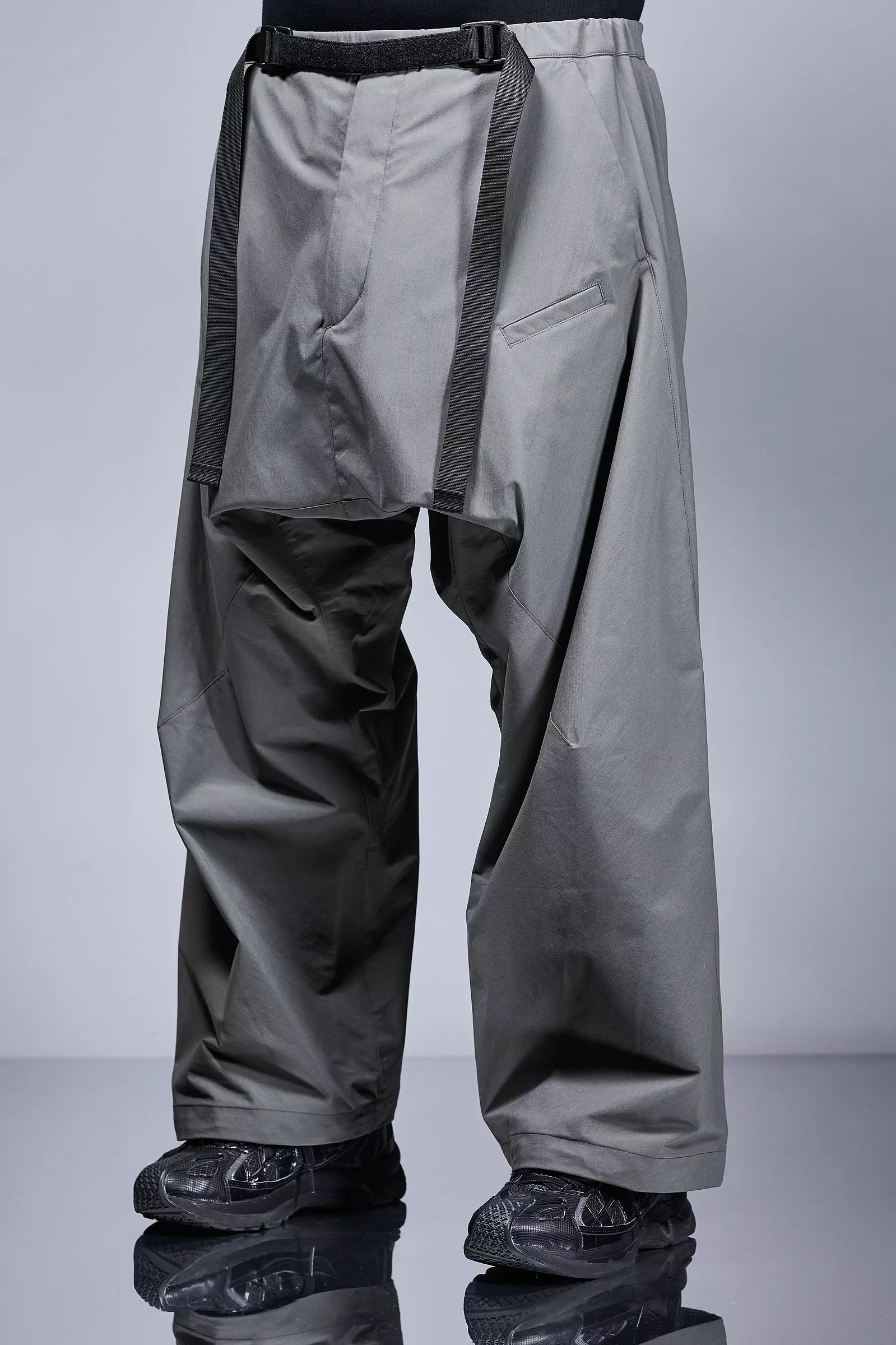 P30BL-E Encapsulated Nylon Ultrawide Drawcord Trouser Black - 31